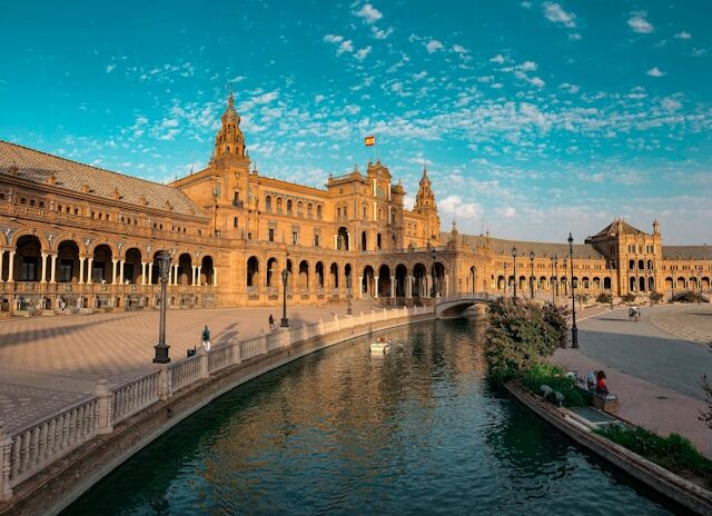 Dónde estudiar Sexología en España: ciudades clave, programas destacados y el aval de la AES